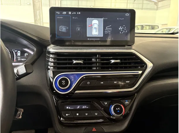 Car image 10