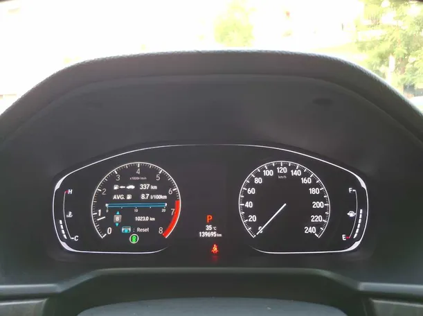 Car image 19