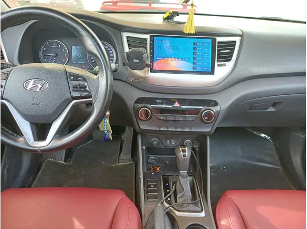 Car image 15