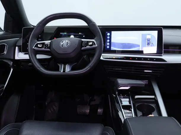 Car image 15