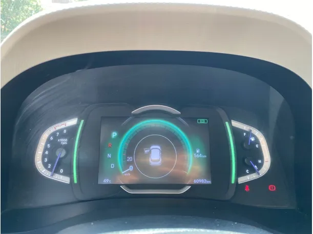 Car image 18