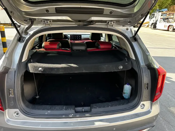 Car image 24