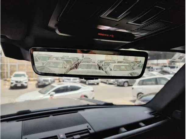 Car image 26
