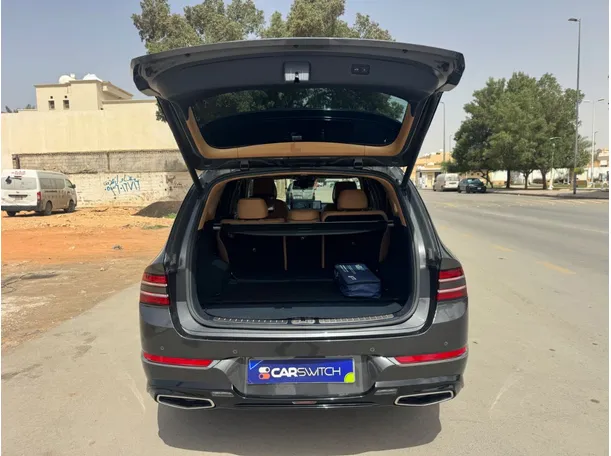 Car image 21