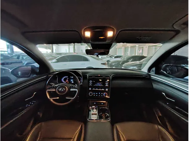 Car image 17