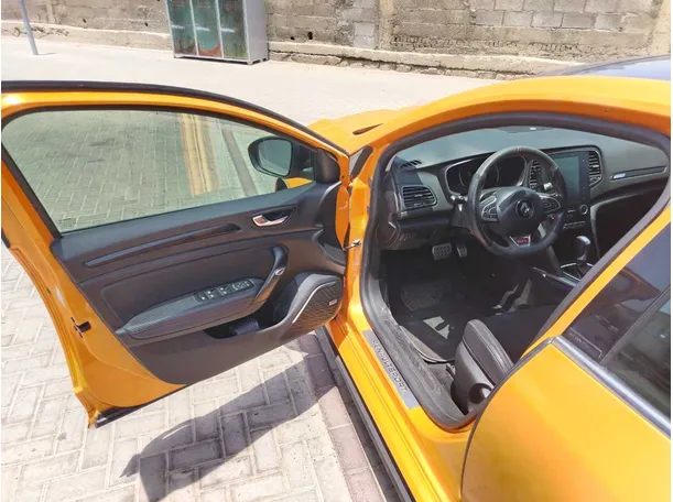 Car image 11