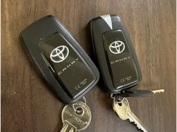 Car image 13