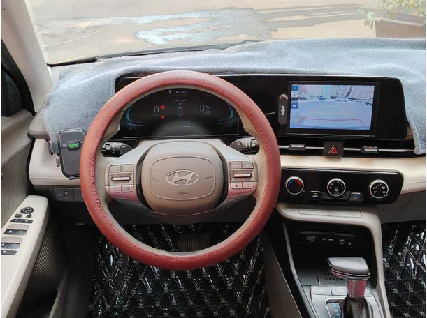 Car image 22