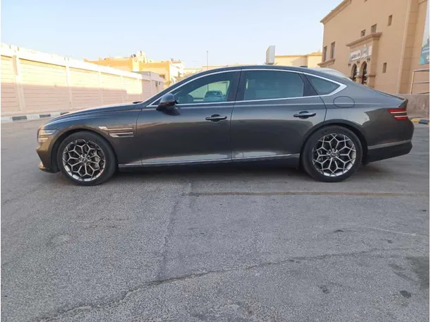 Car image 8
