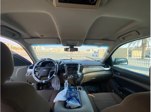 Car image 13
