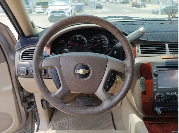 Car image 16