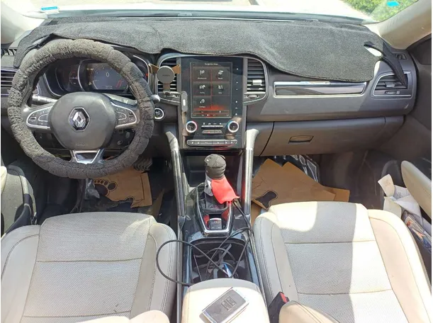 Car image 16