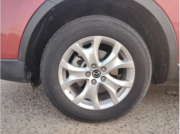 Car image 9