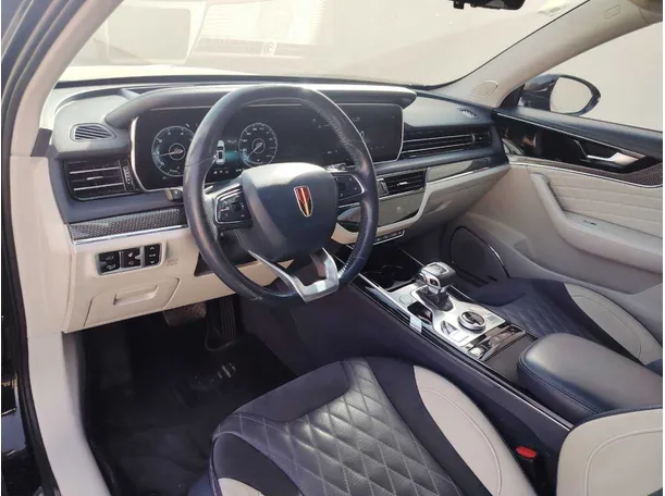 Car image 11