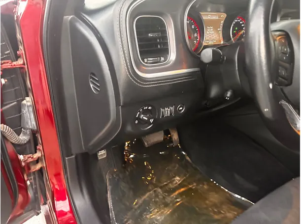 Car image 26