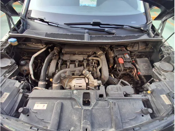 Car image 19