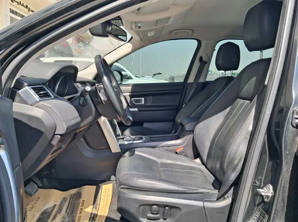 Car image 12