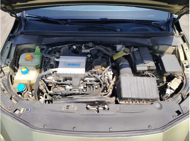 Car image 32