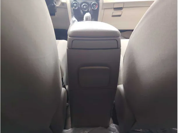 Car image 25