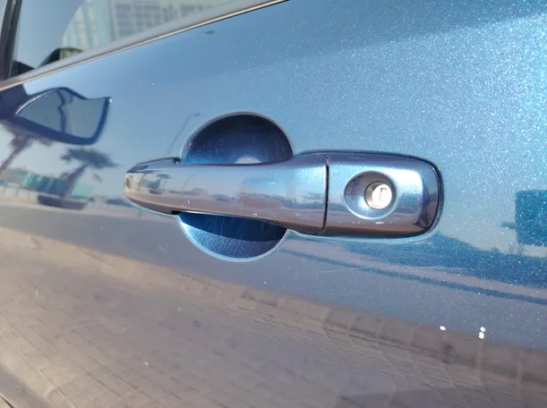 Car image 27
