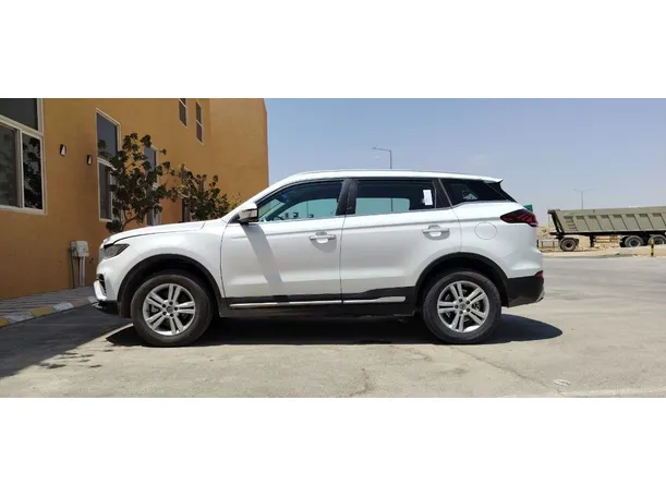 Car image 8