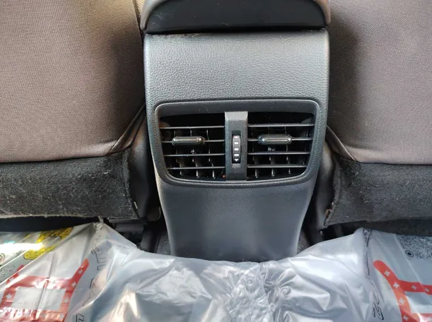 Car image 29