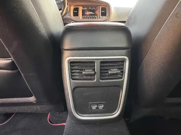 Car image 26
