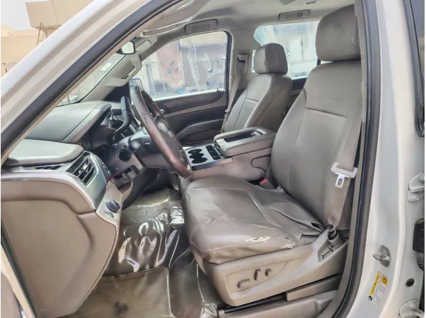 Car image 12