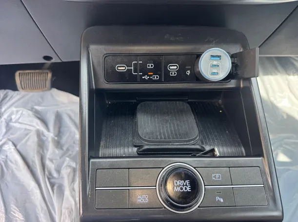 Car image 16