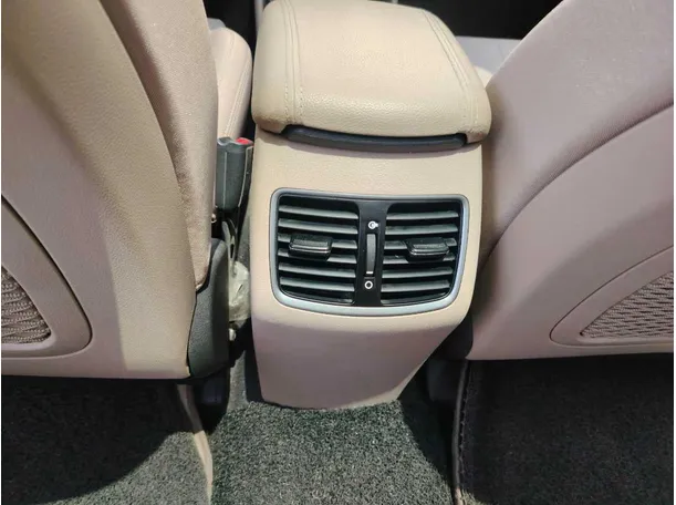 Car image 34
