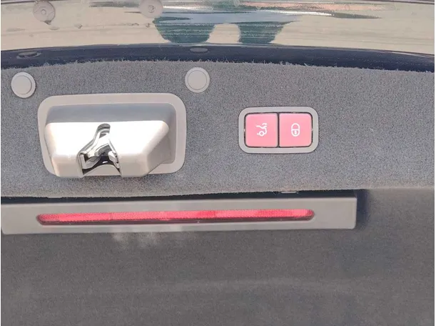 Car image 39