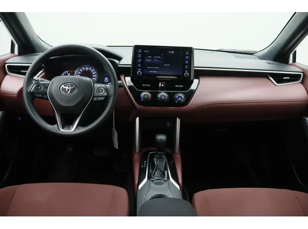 Car image 14