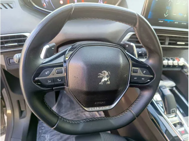 Car image 25