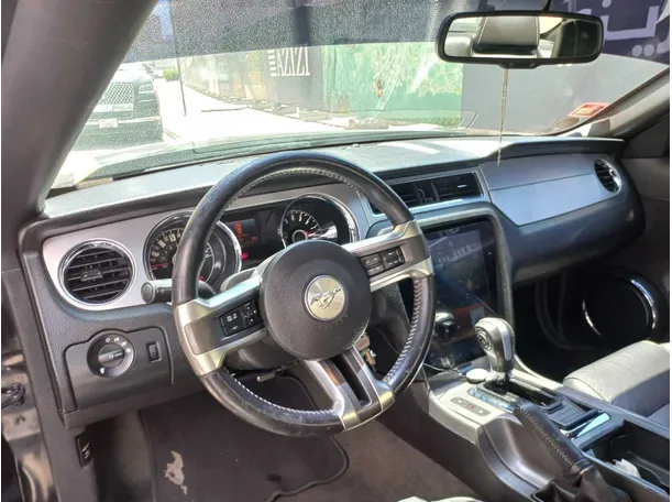 Car image 11