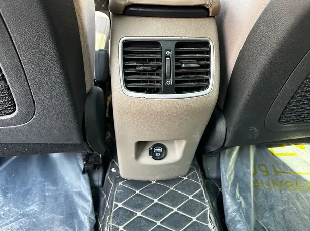 Car image 25