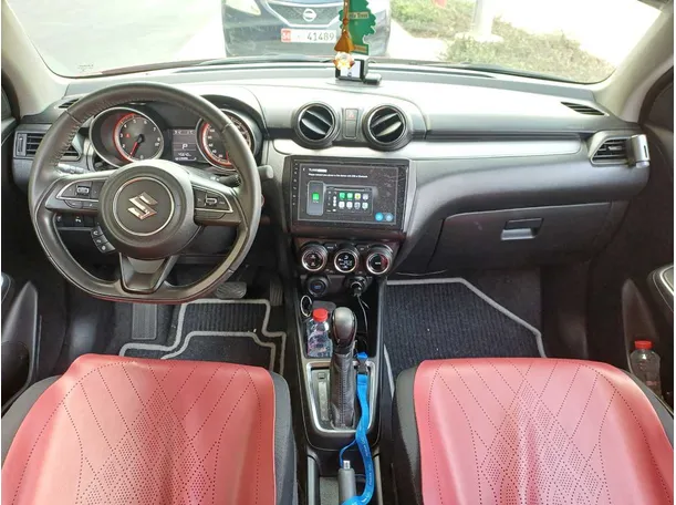 Car image 15