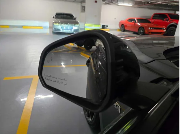 Car image 19