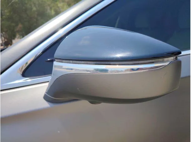 Car image 38