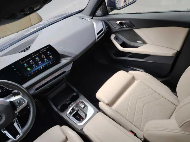 Car image 34