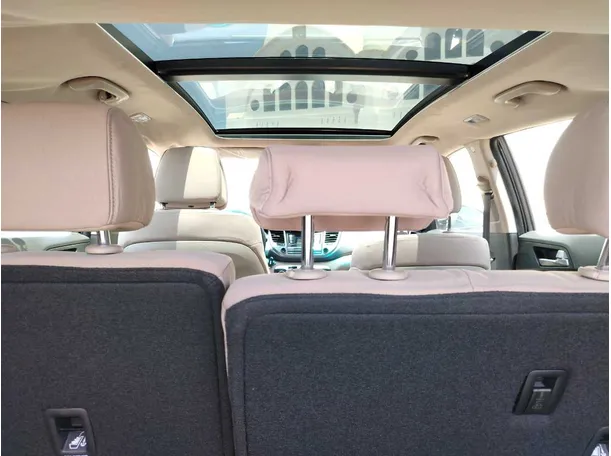 Car image 26