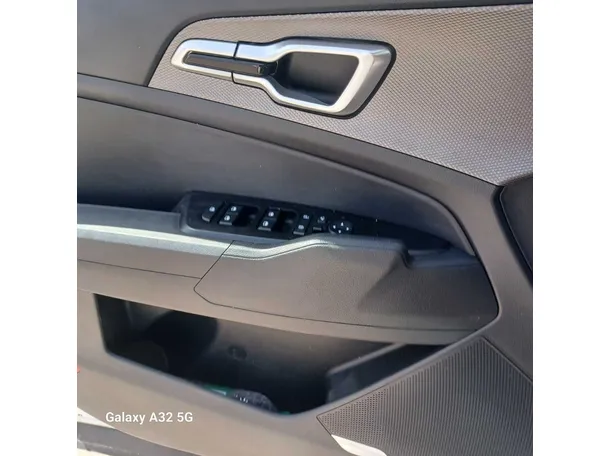 Car image 29