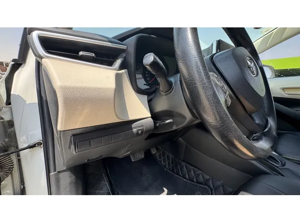 Car image 24