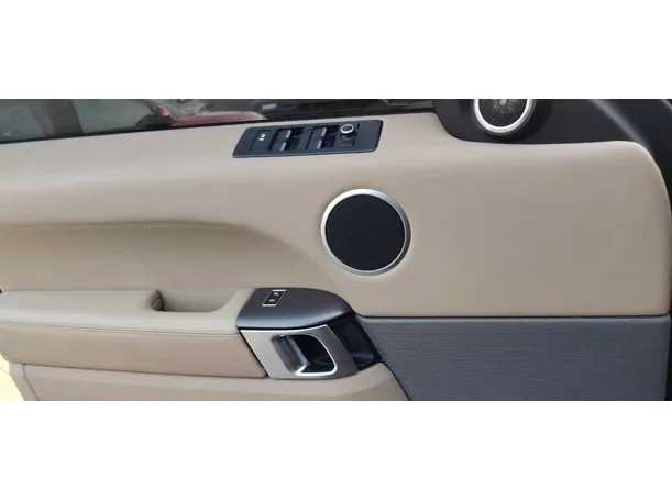 Car image 27