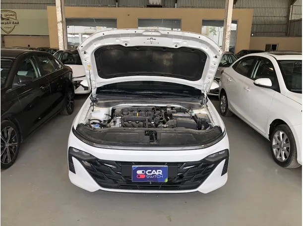 Car image 11