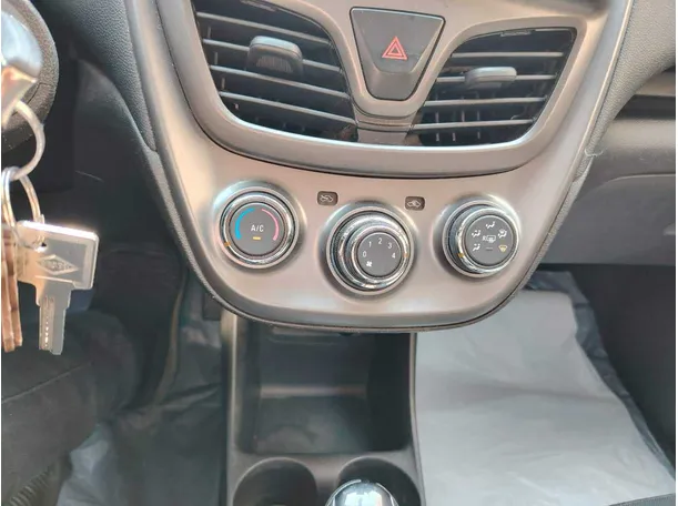 Car image 25