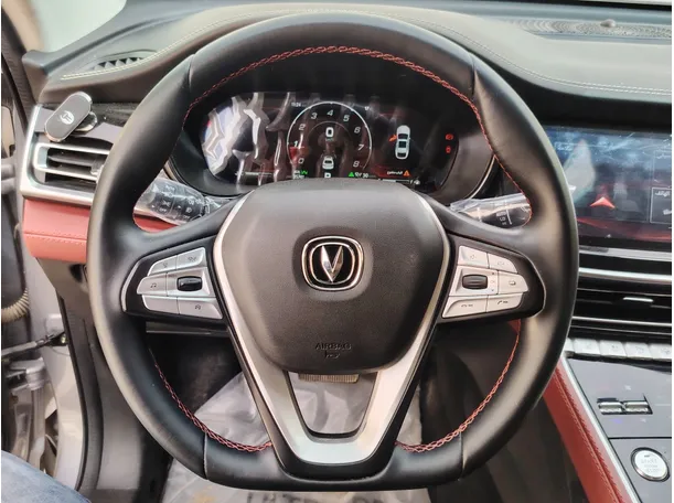 Car image 25