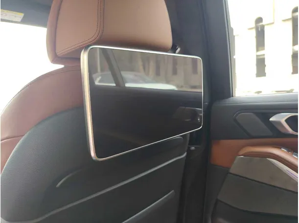 Car image 35