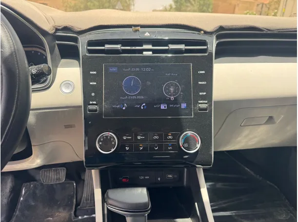 Car image 16