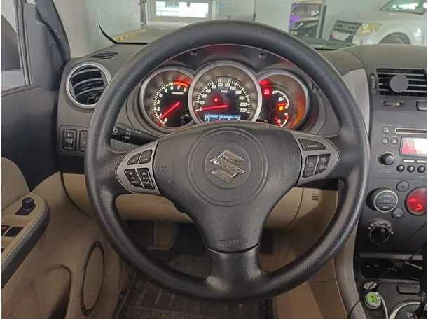 Car image 18