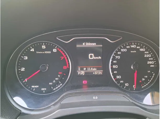 Car image 9